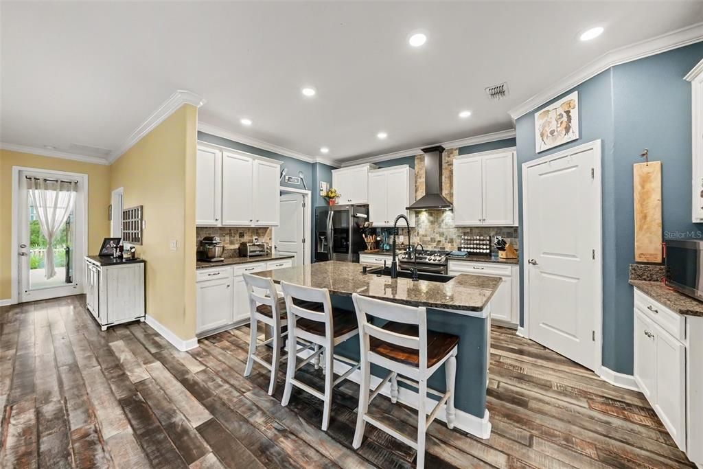 For Sale: $430,000 (4 beds, 3 baths, 2061 Square Feet)