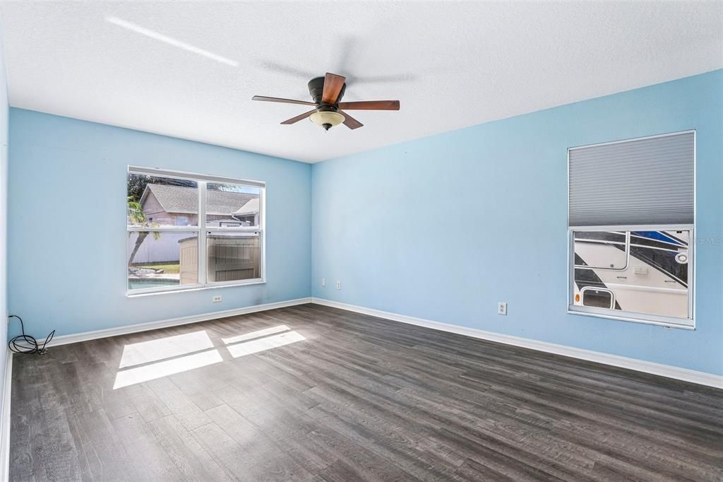 For Sale: $349,000 (3 beds, 2 baths, 1552 Square Feet)