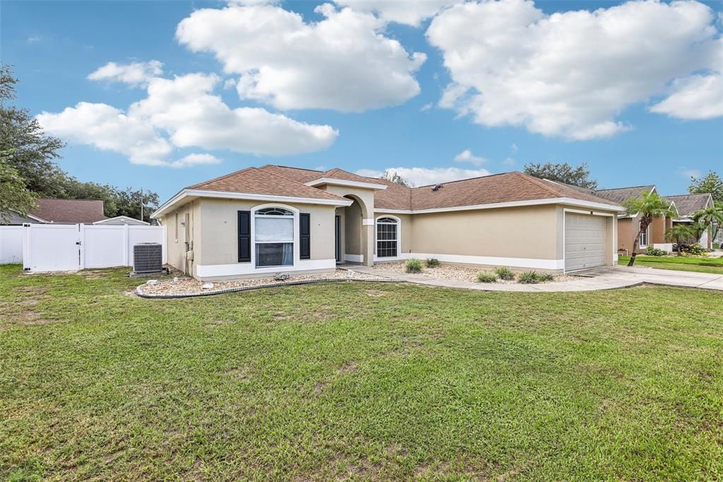For Sale: $349,000 (3 beds, 2 baths, 1552 Square Feet)