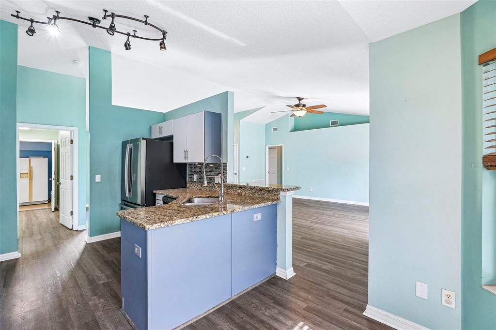For Sale: $349,000 (3 beds, 2 baths, 1552 Square Feet)