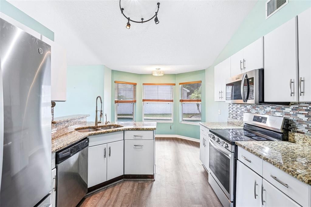 For Sale: $349,000 (3 beds, 2 baths, 1552 Square Feet)