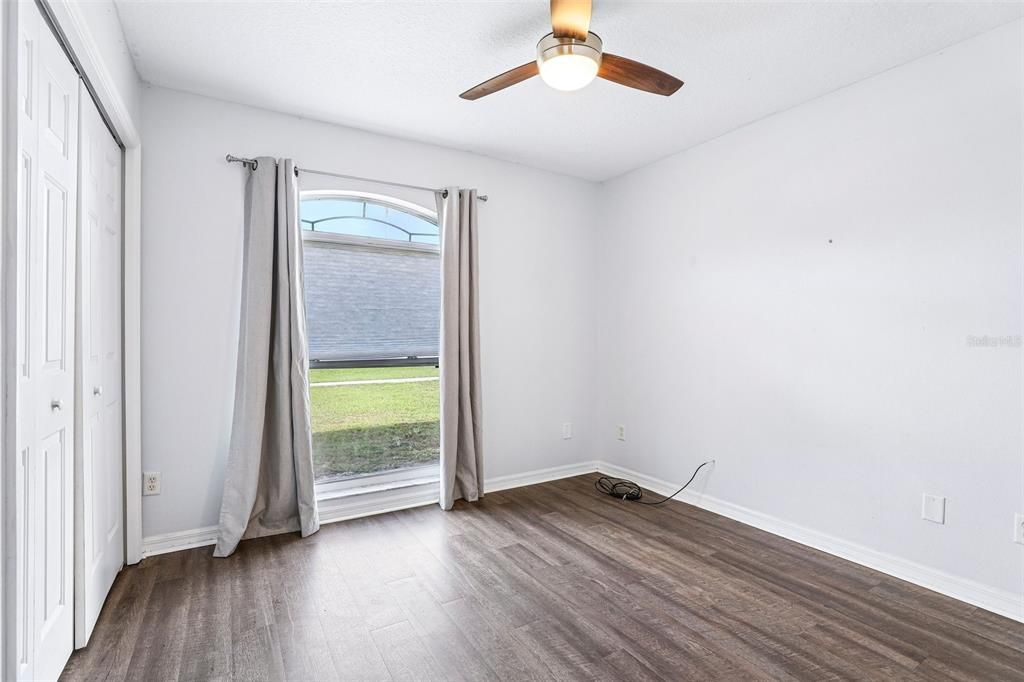 For Sale: $349,000 (3 beds, 2 baths, 1552 Square Feet)