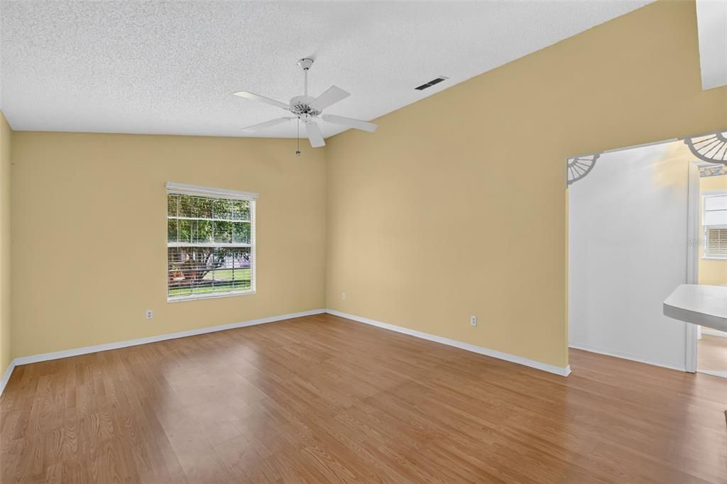 For Sale: $255,000 (3 beds, 2 baths, 1772 Square Feet)