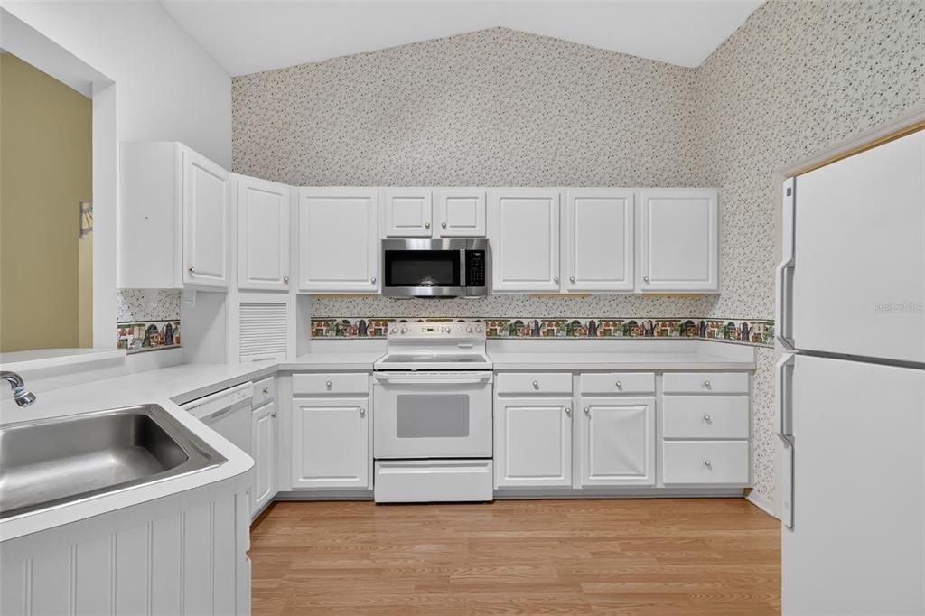For Sale: $255,000 (3 beds, 2 baths, 1772 Square Feet)