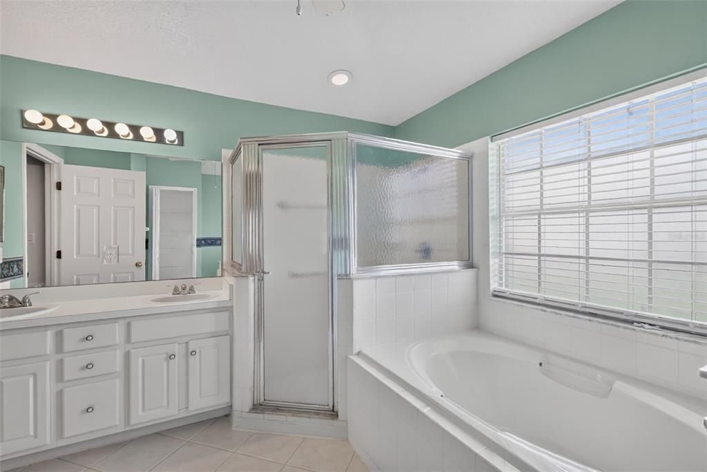For Sale: $255,000 (3 beds, 2 baths, 1772 Square Feet)