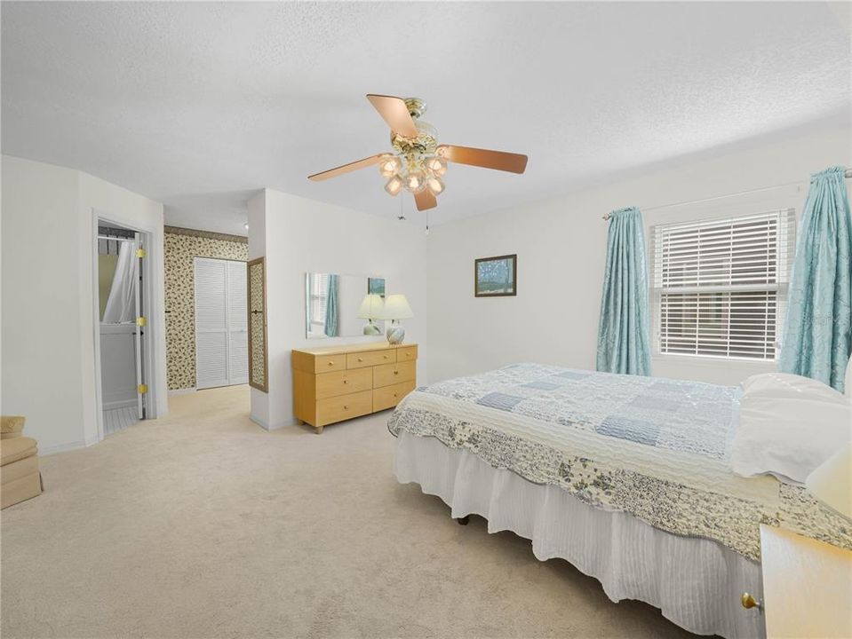 For Sale: $299,900 (3 beds, 2 baths, 1899 Square Feet)