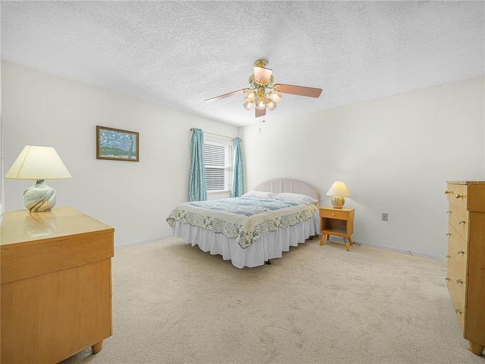 For Sale: $299,900 (3 beds, 2 baths, 1899 Square Feet)