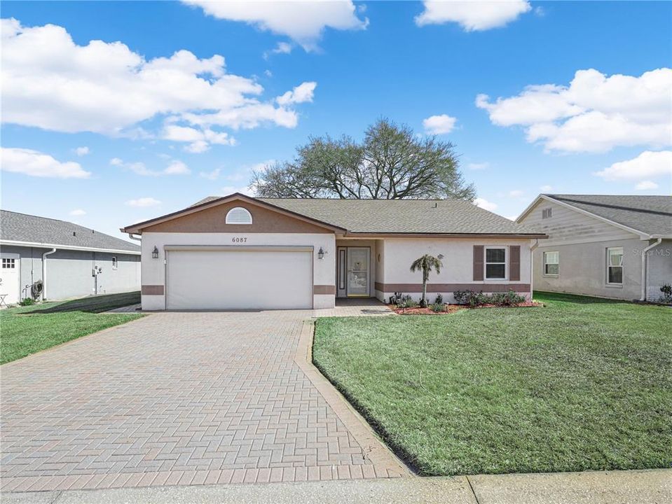 For Sale: $299,900 (3 beds, 2 baths, 1899 Square Feet)