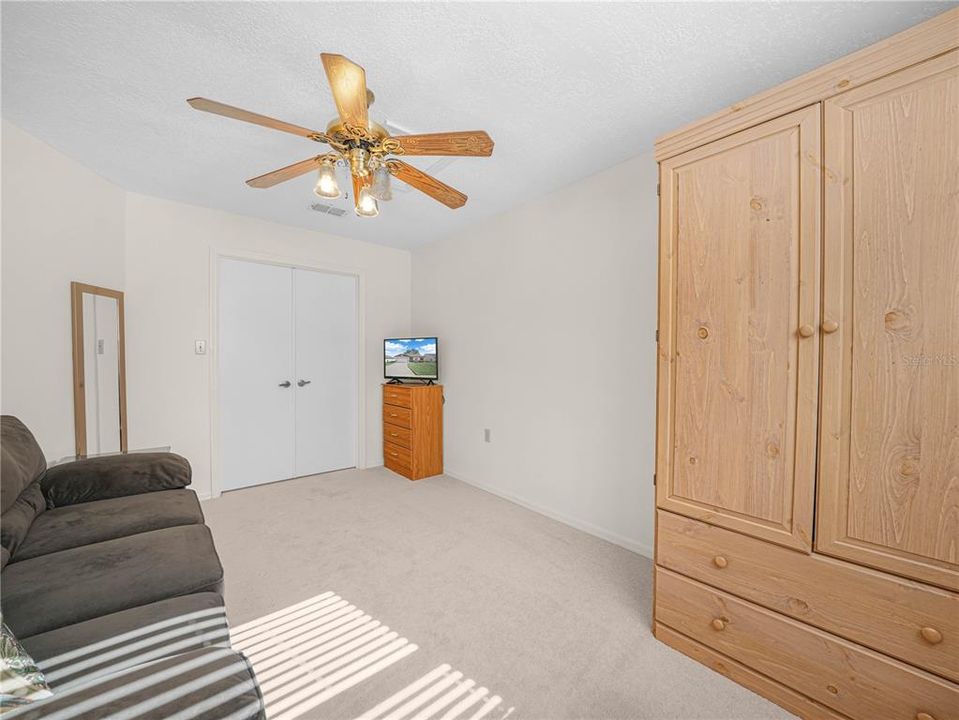 For Sale: $299,900 (3 beds, 2 baths, 1899 Square Feet)