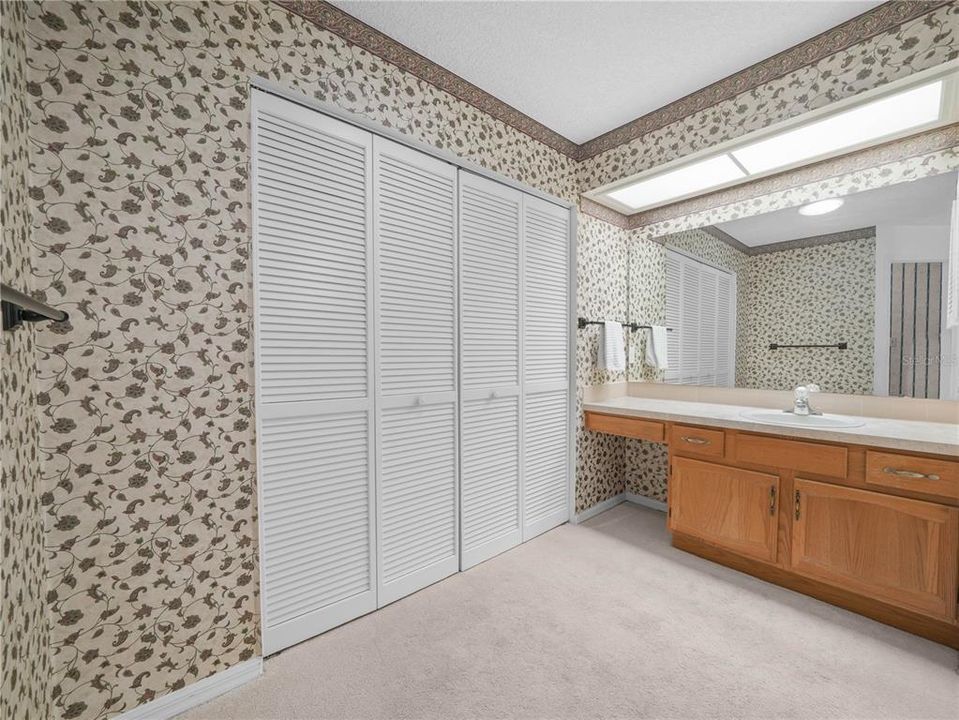 For Sale: $299,900 (3 beds, 2 baths, 1899 Square Feet)