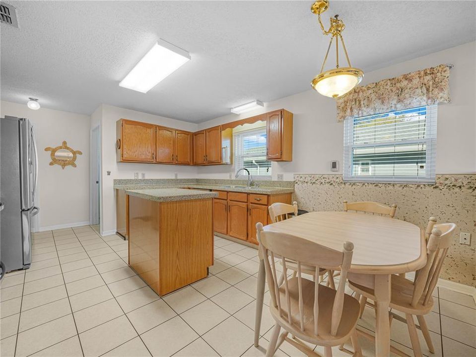 For Sale: $299,900 (3 beds, 2 baths, 1899 Square Feet)