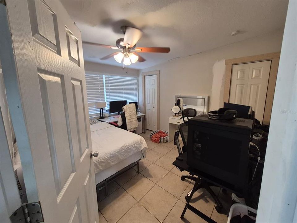 For Sale: $419,900 (5 beds, 4 baths, 1976 Square Feet)