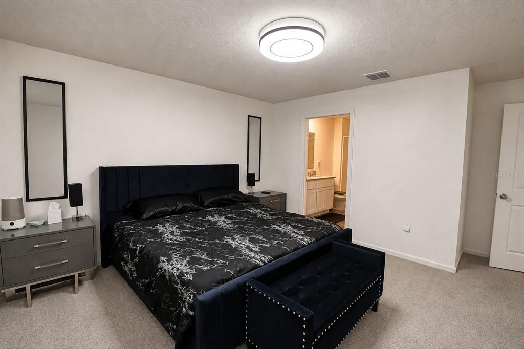 В аренду: $2,550 (4 спален, 2 ванн, 1648 Квадратных фут)