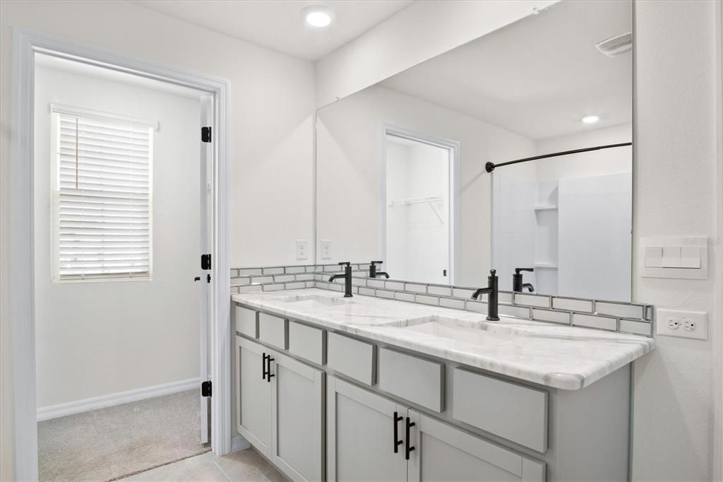For Rent: $2,500 (5 beds, 3 baths, 2605 Square Feet)