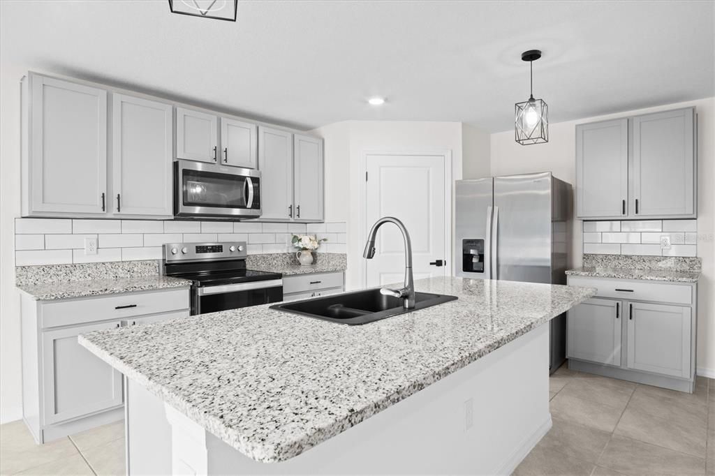 For Rent: $2,500 (5 beds, 3 baths, 2605 Square Feet)