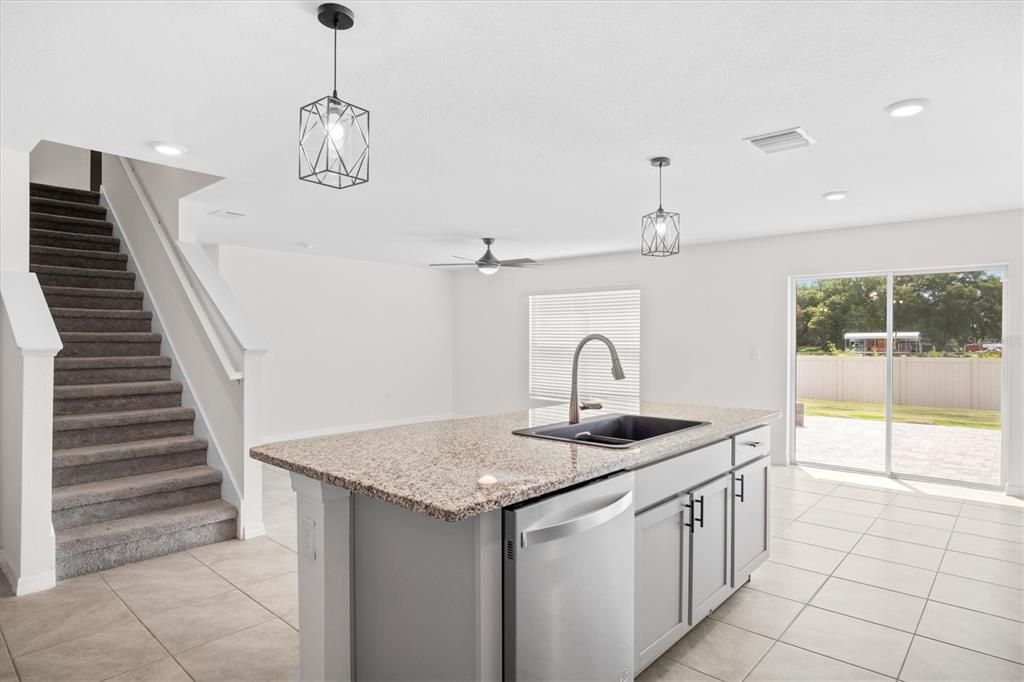 For Rent: $2,500 (5 beds, 3 baths, 2605 Square Feet)