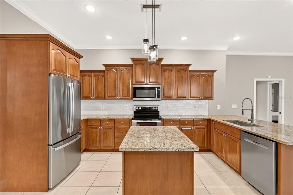 En Venta: $839,000 (4 camas, 2 baños, 3688 Pies cuadrados)