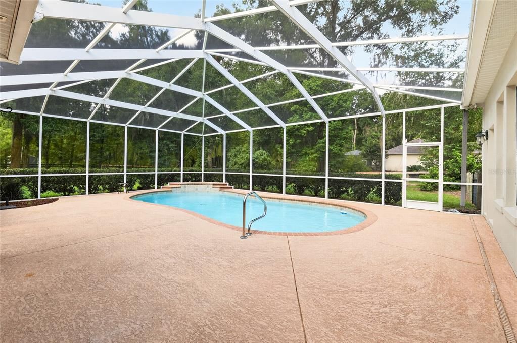 En Venta: $839,000 (4 camas, 2 baños, 3688 Pies cuadrados)