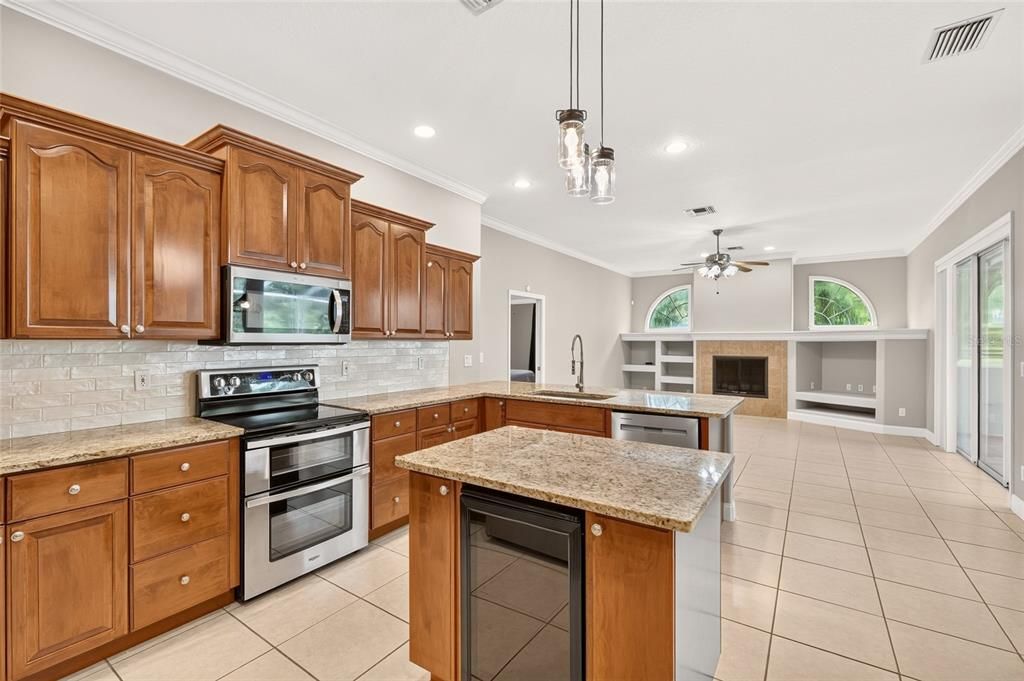 En Venta: $839,000 (4 camas, 2 baños, 3688 Pies cuadrados)