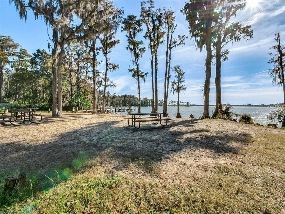 En Venta: $979,000 (4 camas, 4 baños, 3131 Pies cuadrados)