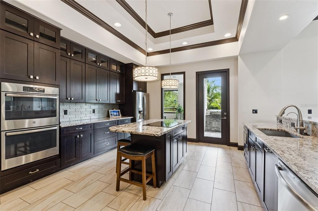En Venta: $979,000 (4 camas, 4 baños, 3131 Pies cuadrados)