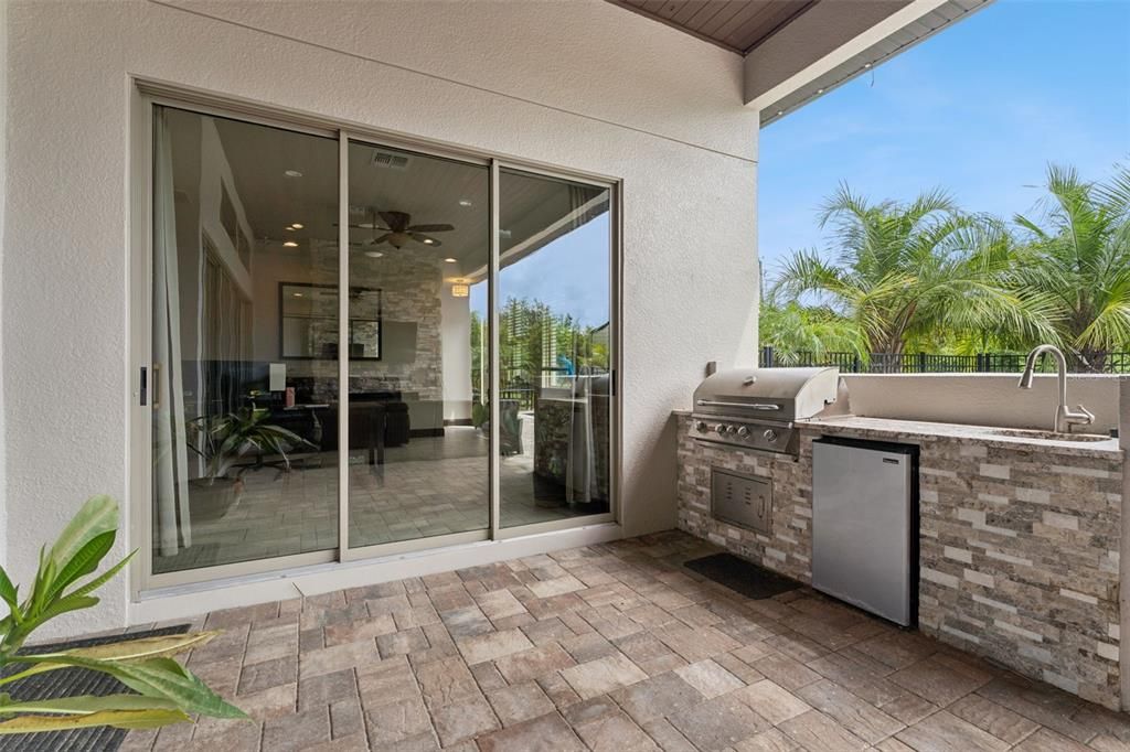 En Venta: $979,000 (4 camas, 4 baños, 3131 Pies cuadrados)