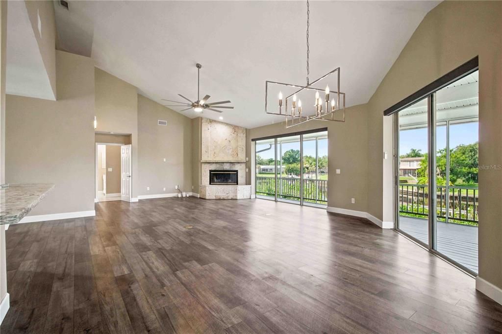 For Sale: $1,650,000 (6 beds, 4 baths, 4433 Square Feet)