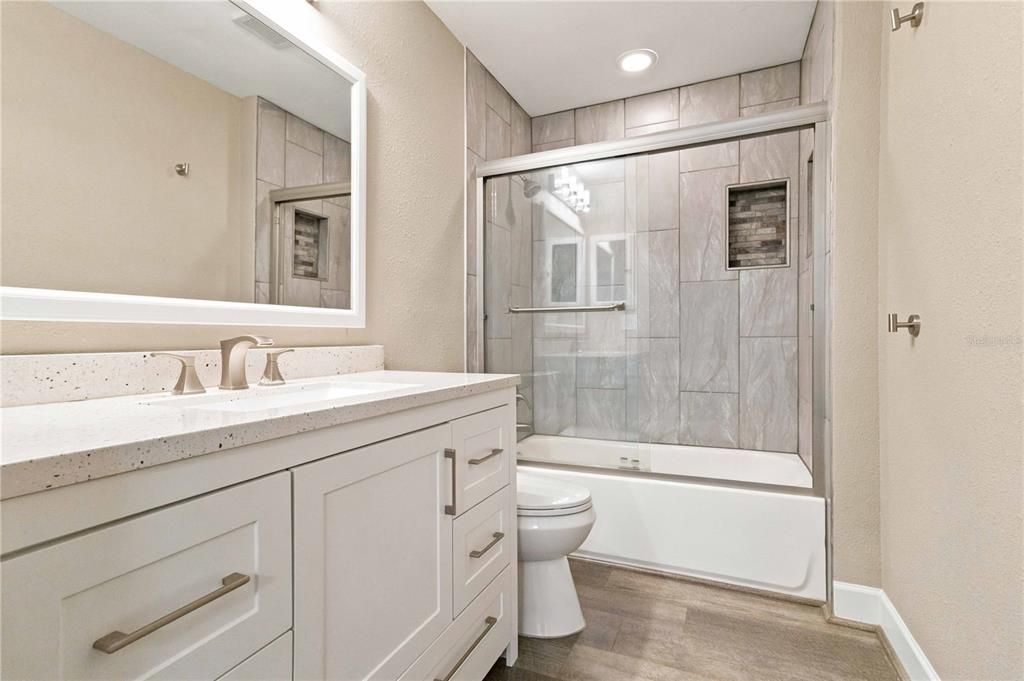 For Sale: $1,650,000 (6 beds, 4 baths, 4433 Square Feet)