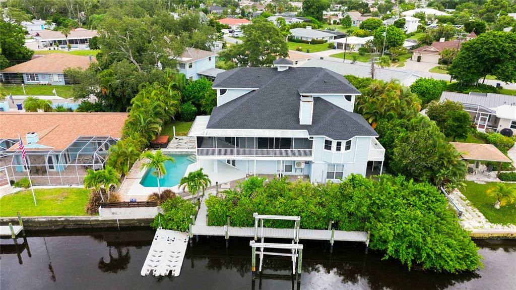 For Sale: $1,650,000 (6 beds, 4 baths, 4433 Square Feet)