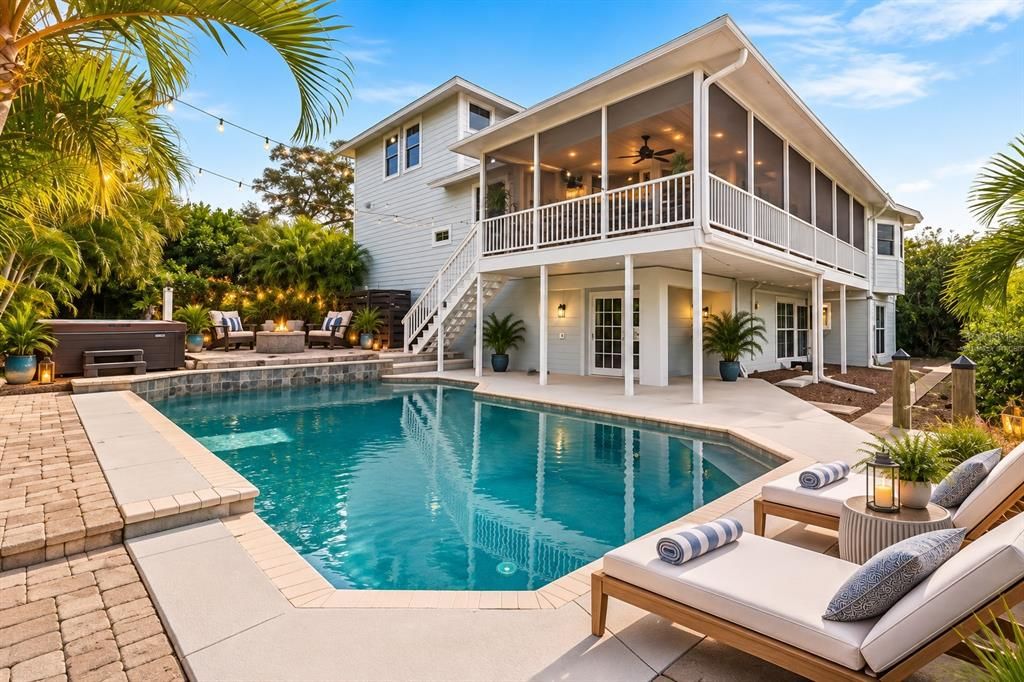 For Sale: $1,650,000 (6 beds, 4 baths, 4433 Square Feet)