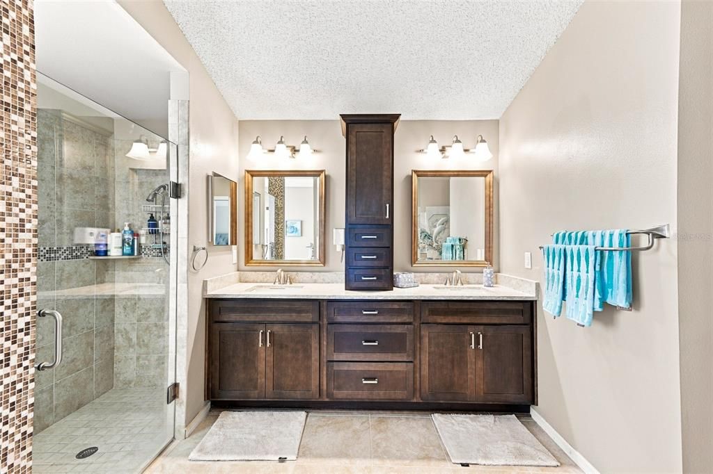 For Sale: $425,000 (2 beds, 2 baths, 2052 Square Feet)