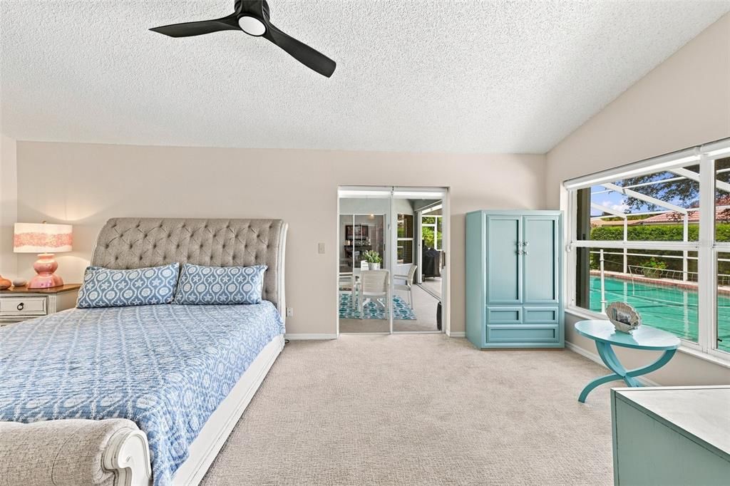 For Sale: $425,000 (2 beds, 2 baths, 2052 Square Feet)