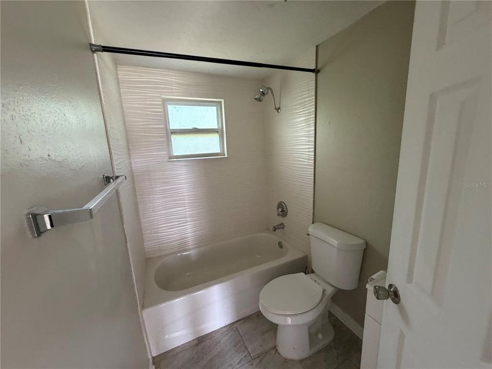 Active With Contract: $119,900 (2 beds, 1 baths, 672 Square Feet)