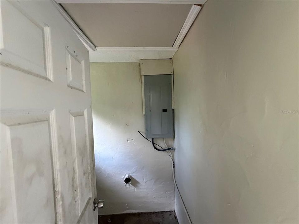 Active With Contract: $119,900 (2 beds, 1 baths, 672 Square Feet)