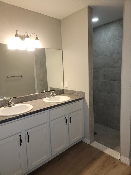 For Sale: $212,500 (3 beds, 2 baths, 1177 Square Feet)