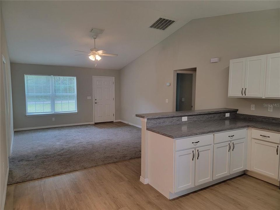 For Sale: $212,500 (3 beds, 2 baths, 1177 Square Feet)