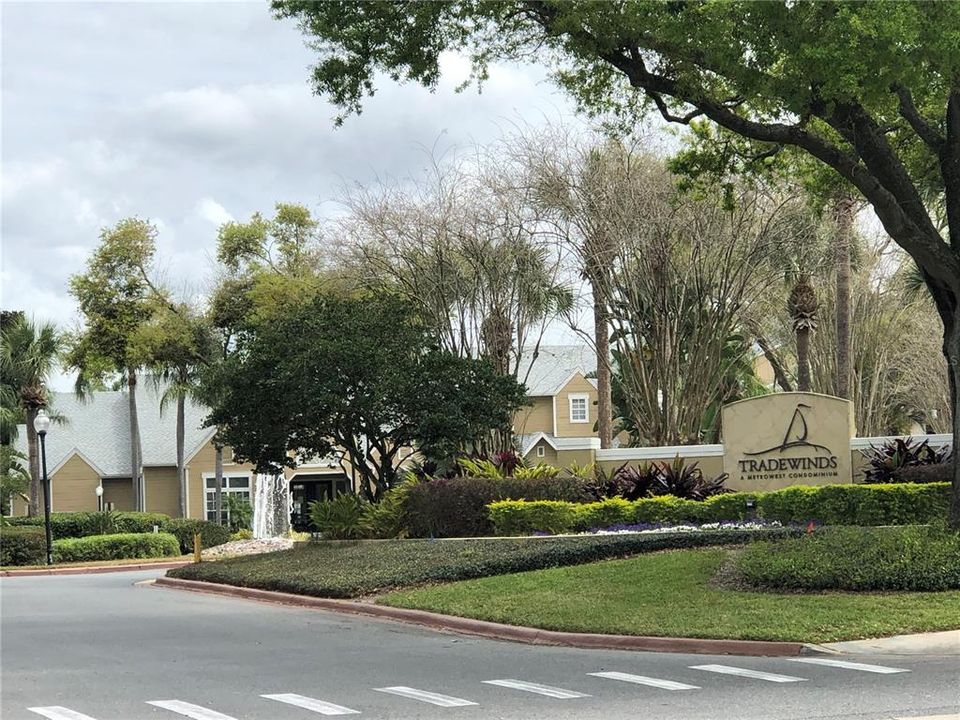 For Rent: $1,300 (1 beds, 1 baths, 627 Square Feet)