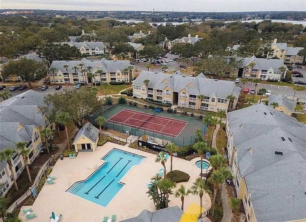 For Rent: $1,300 (1 beds, 1 baths, 627 Square Feet)