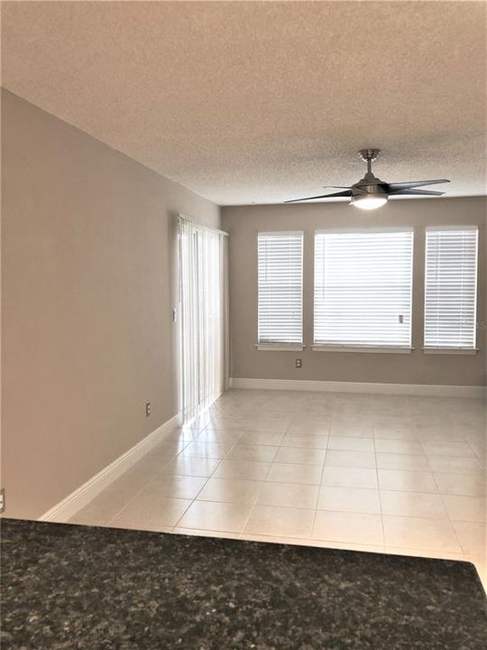 For Rent: $1,300 (1 beds, 1 baths, 627 Square Feet)