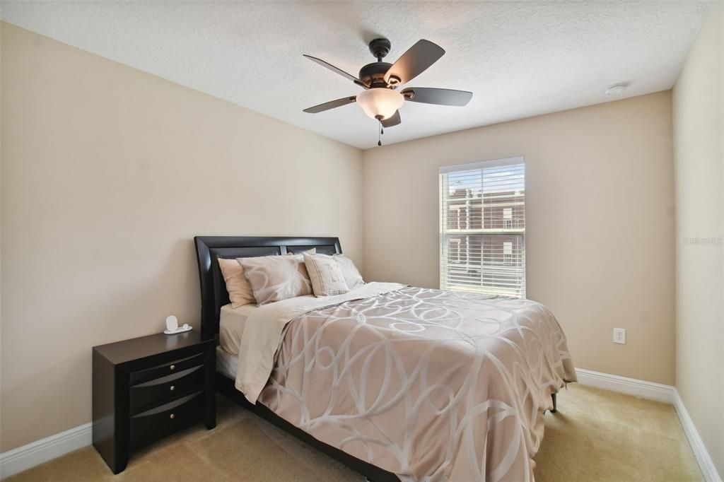 For Rent: $3,600 (4 beds, 2 baths, 1811 Square Feet)
