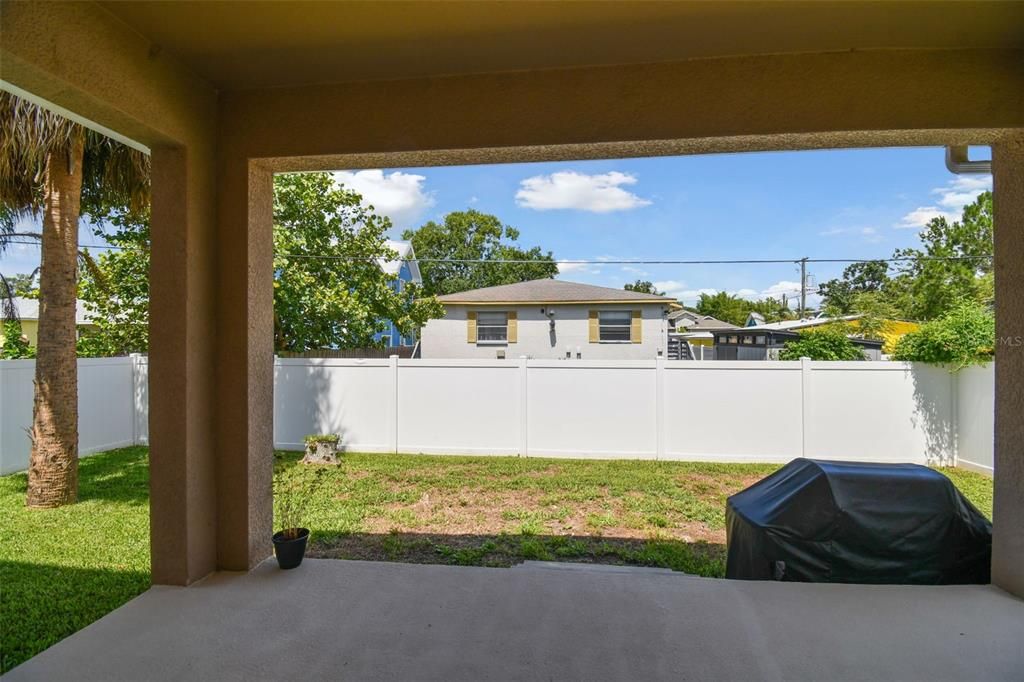 For Rent: $3,600 (4 beds, 2 baths, 1811 Square Feet)