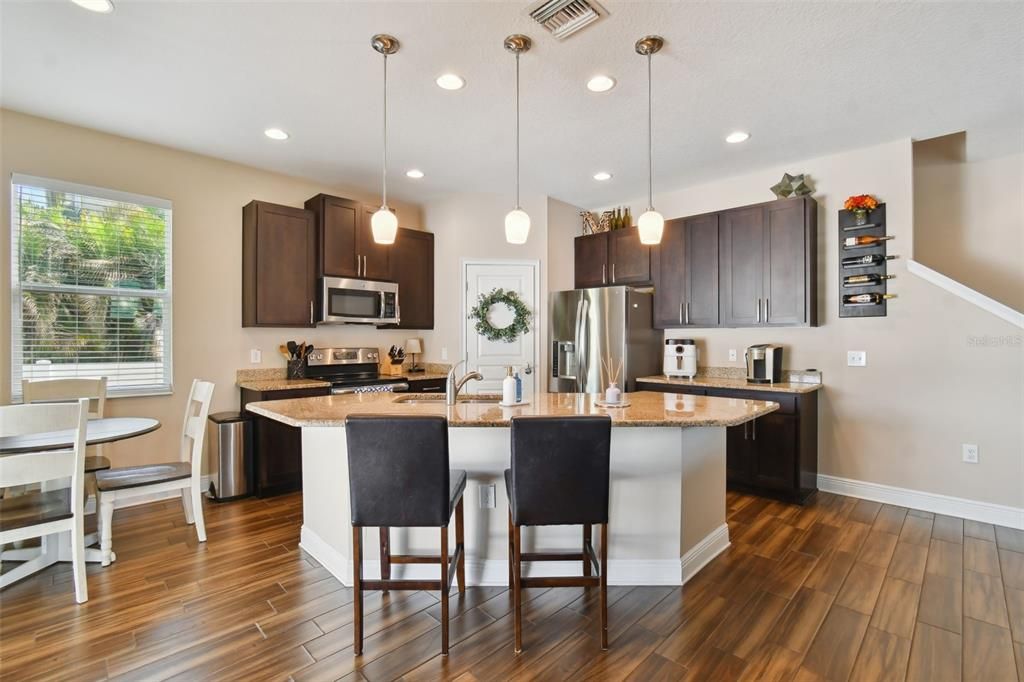 For Rent: $3,600 (4 beds, 2 baths, 1811 Square Feet)