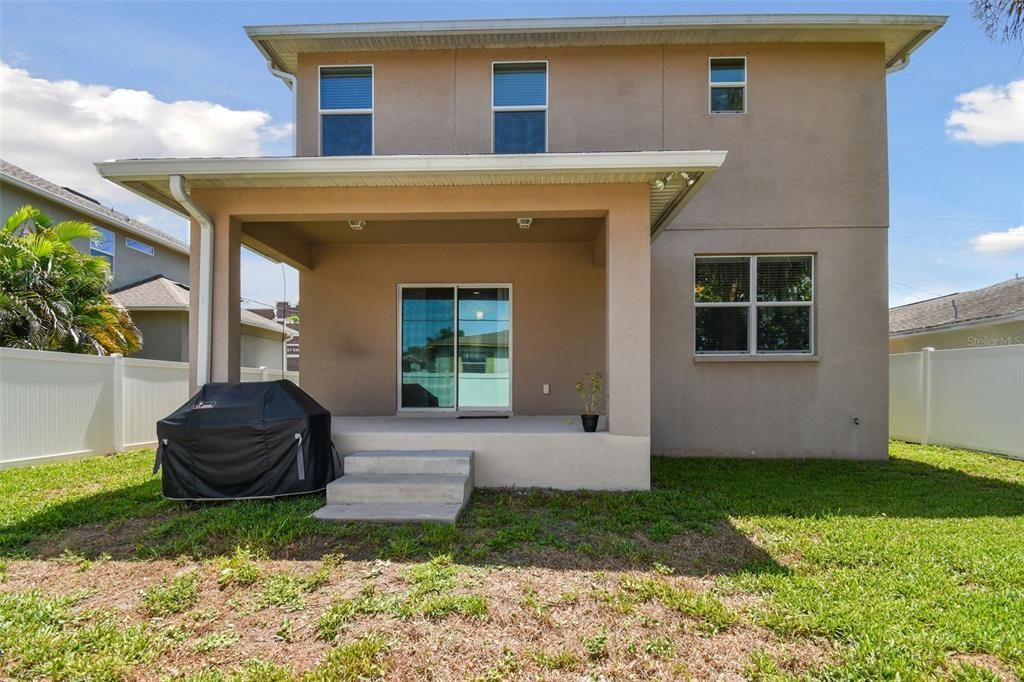 For Rent: $3,600 (4 beds, 2 baths, 1811 Square Feet)