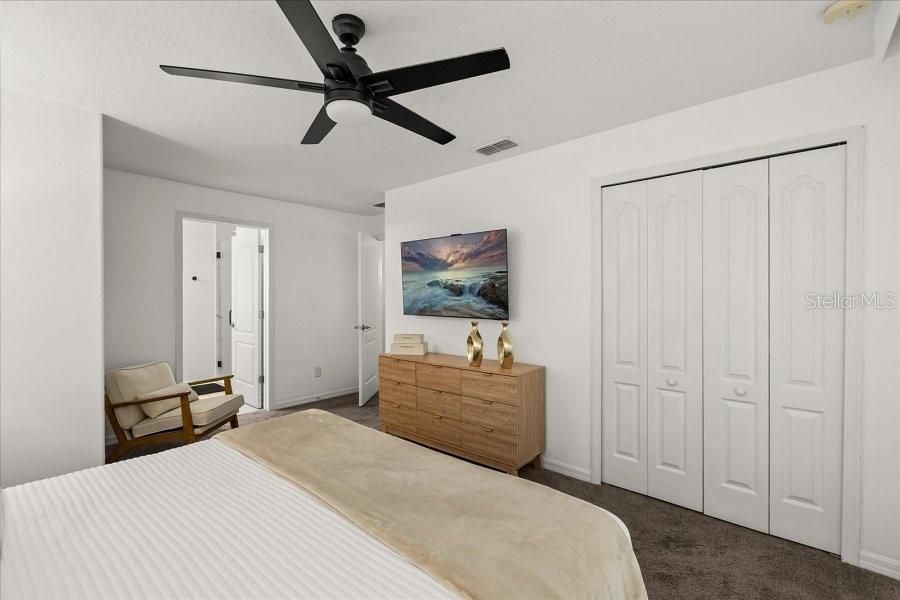 For Sale: $490,000 (5 beds, 4 baths, 2024 Square Feet)