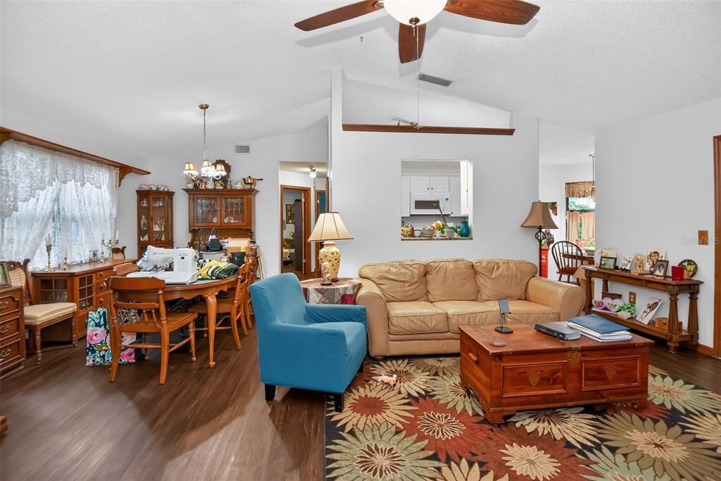 For Sale: $269,900 (3 beds, 2 baths, 1980 Square Feet)