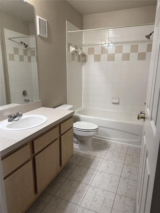For Rent: $1,450 (1 beds, 1 baths, 856 Square Feet)
