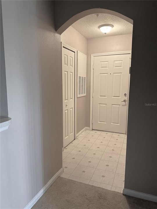 For Rent: $1,450 (1 beds, 1 baths, 856 Square Feet)