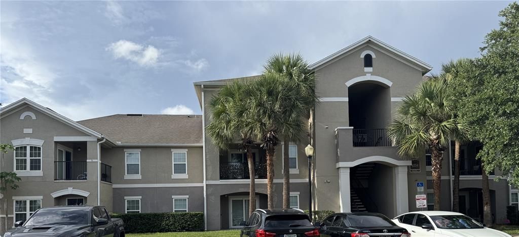 For Rent: $1,450 (1 beds, 1 baths, 856 Square Feet)