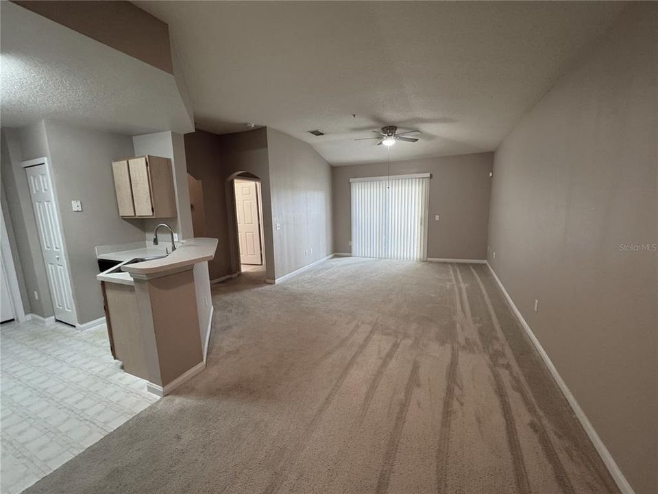 For Rent: $1,450 (1 beds, 1 baths, 856 Square Feet)