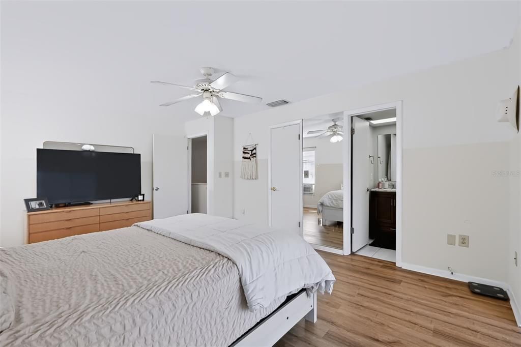 For Sale: $389,500 (3 beds, 2 baths, 1485 Square Feet)